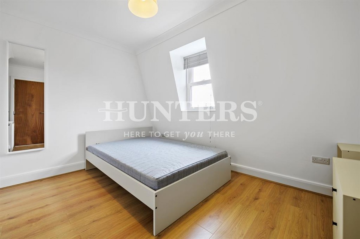 Kilburn Lane, London, W9