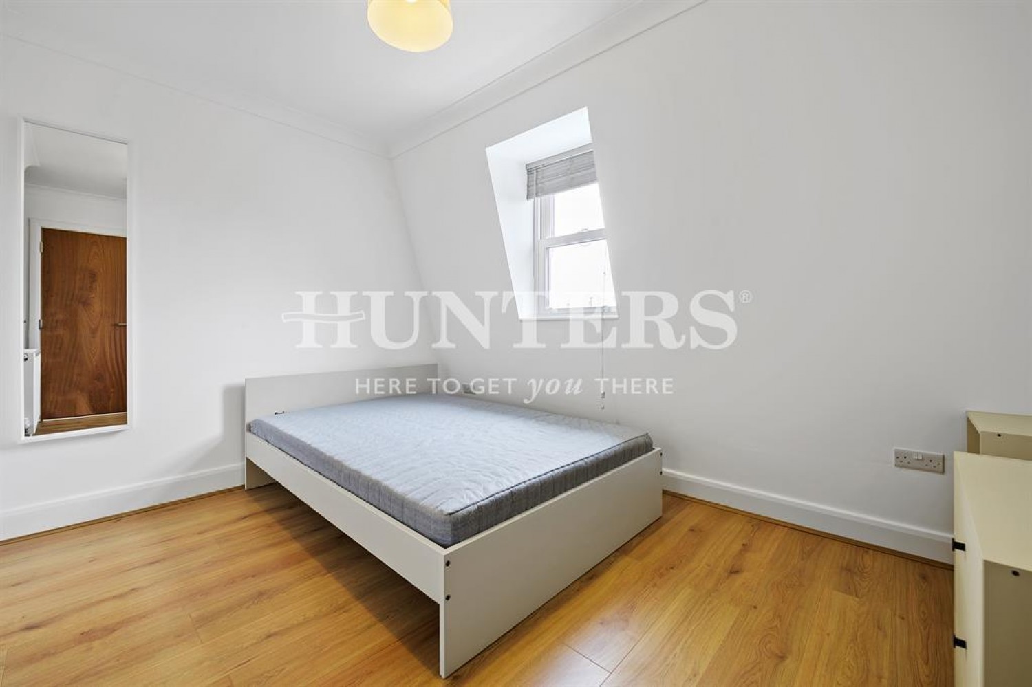 4 bedroom Flat to let in Kilburn Lane, London, W9