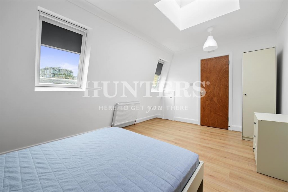 Kilburn Lane, London, W9