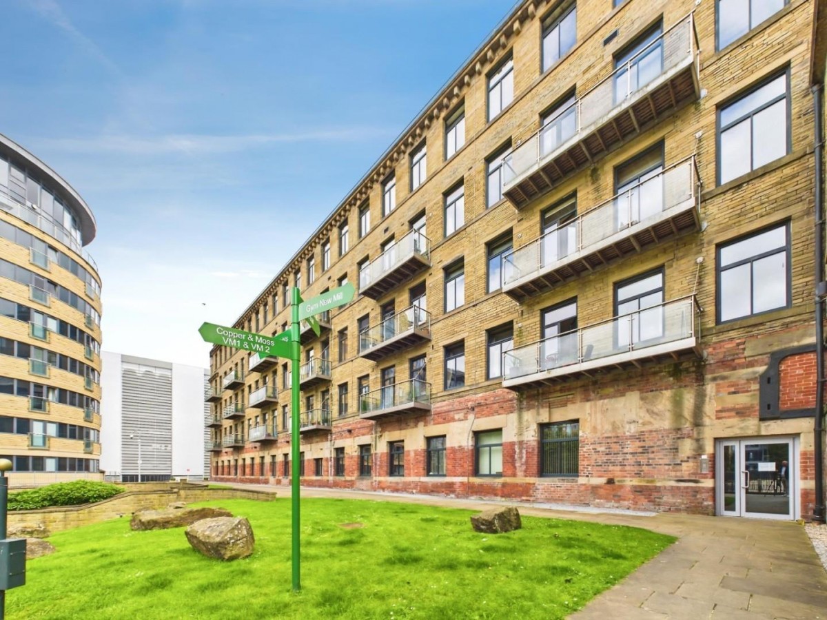 Salts Mill Road, Shipley