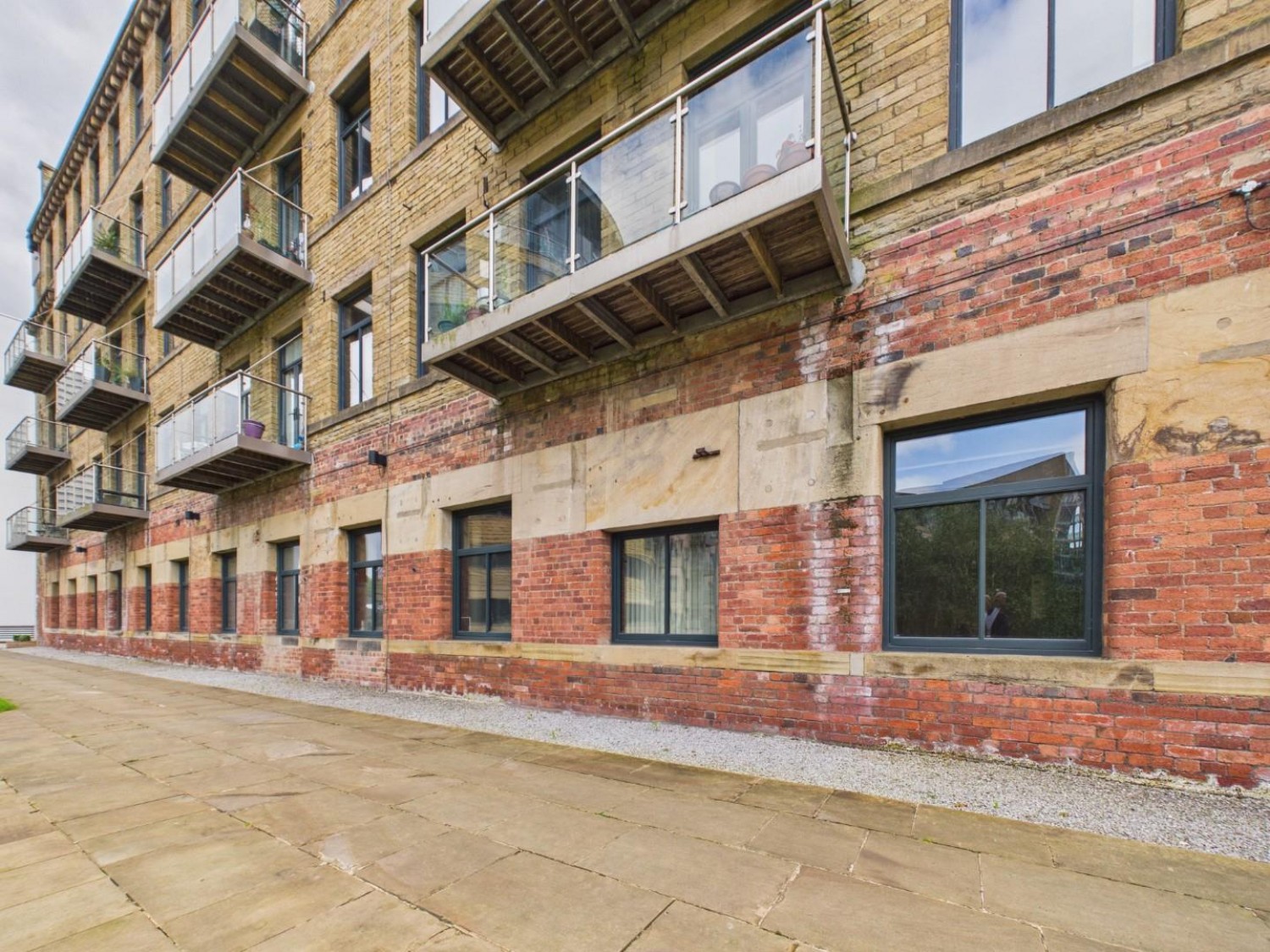 Salts Mill Road, Shipley