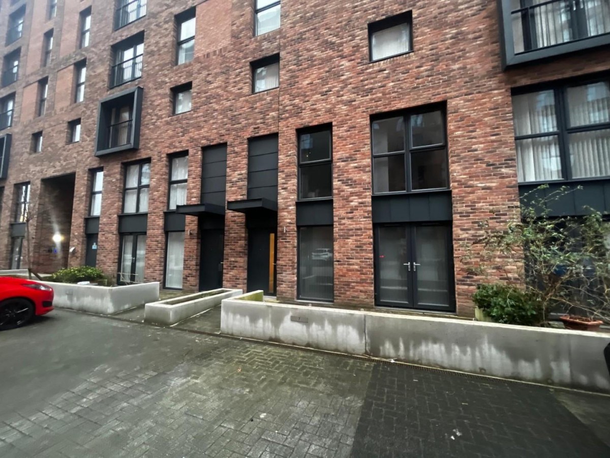 Wilburn Basin, Salford