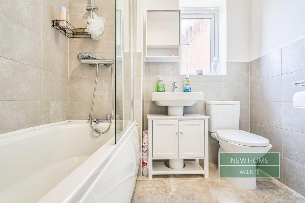 Colliers Way, Leigh