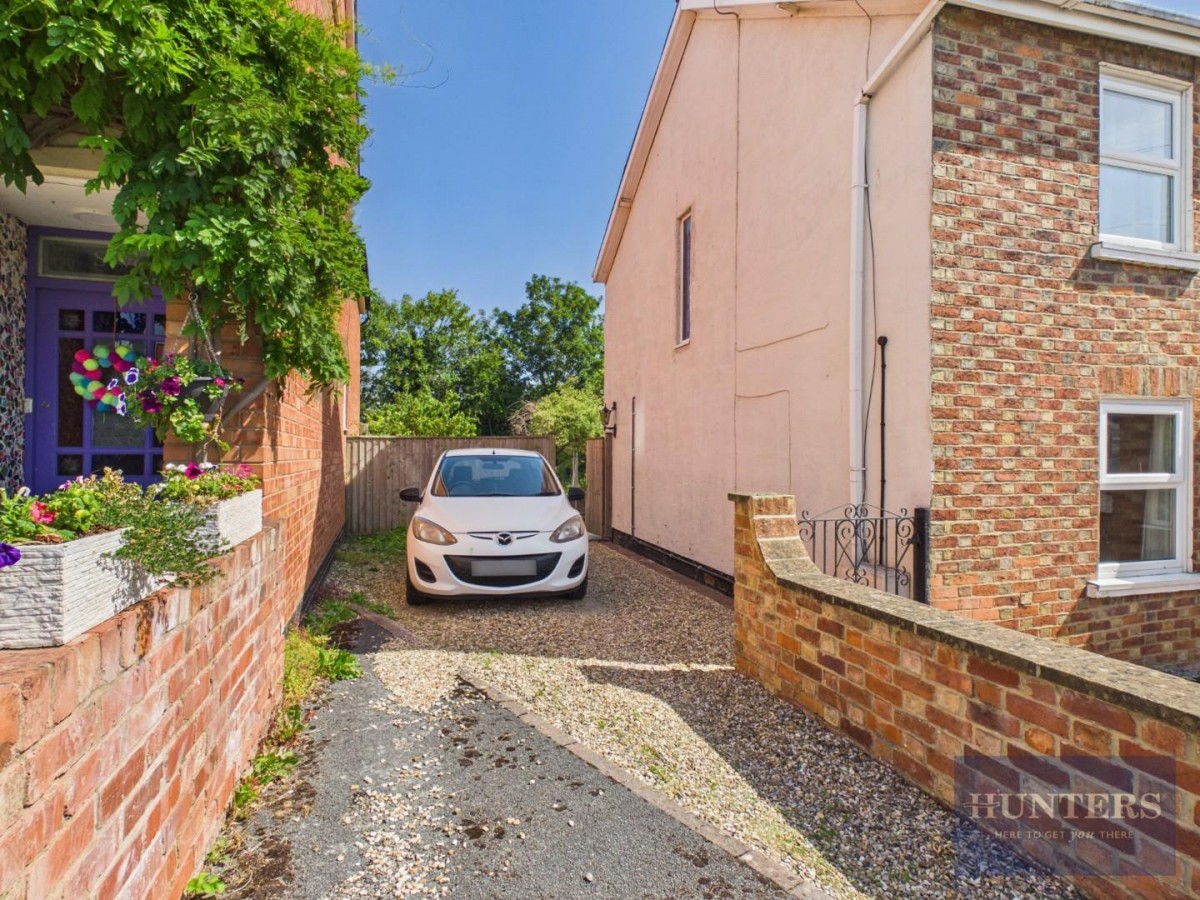 Rowanfield Road, Cheltenham