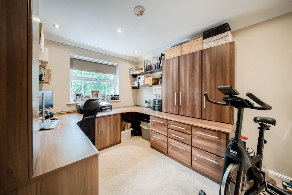 Whitefields Gate, Solihull
