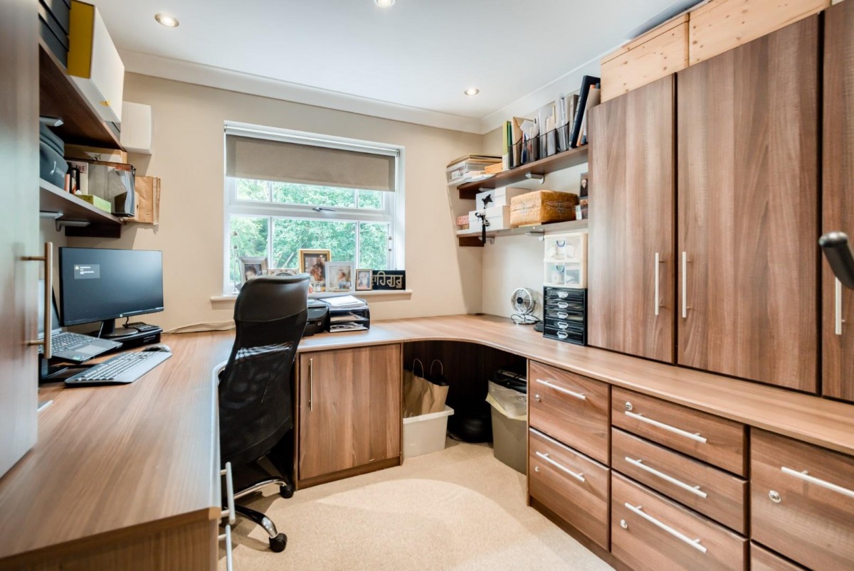 Whitefields Gate, Solihull