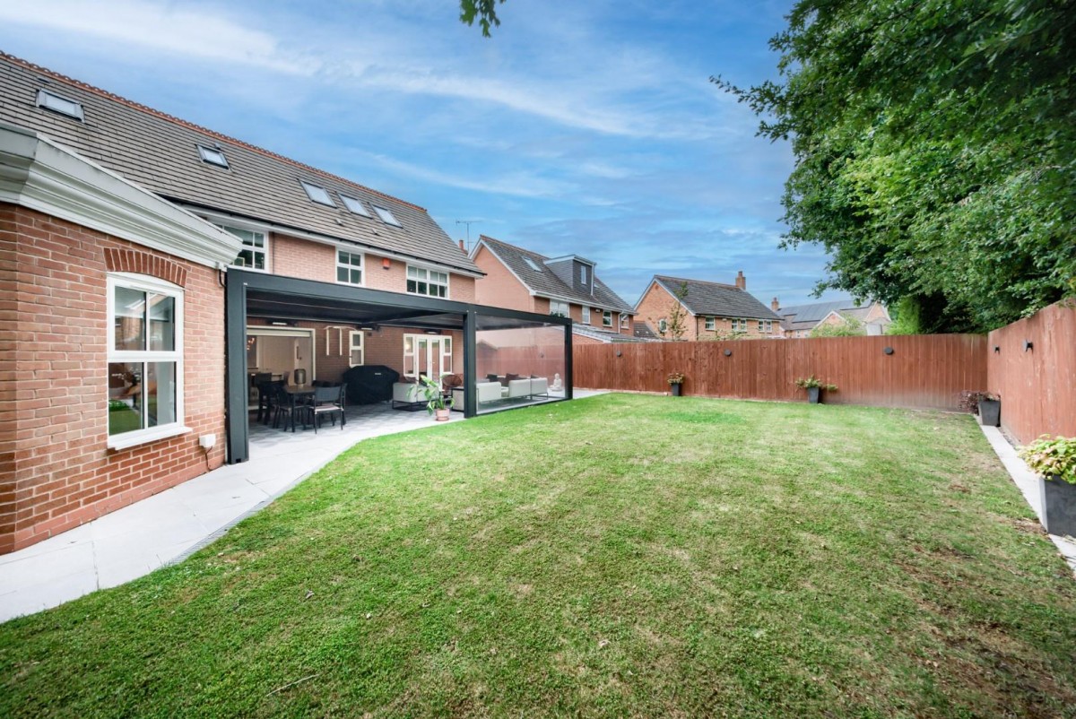 Whitefields Gate, Solihull