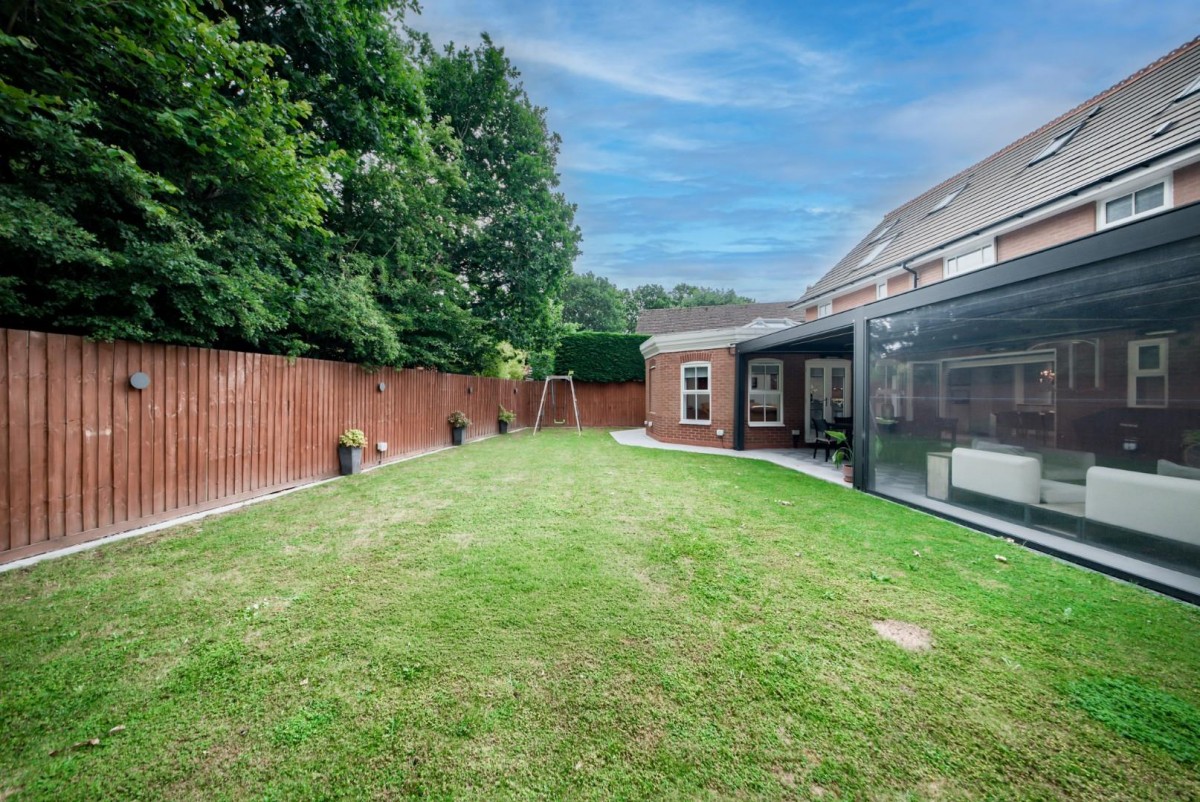 Whitefields Gate, Solihull