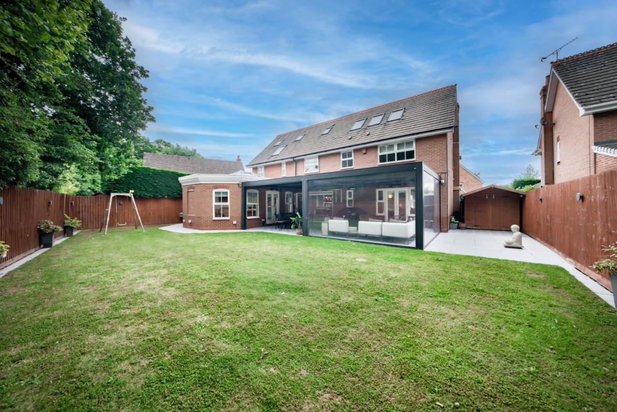 Whitefields Gate, Solihull