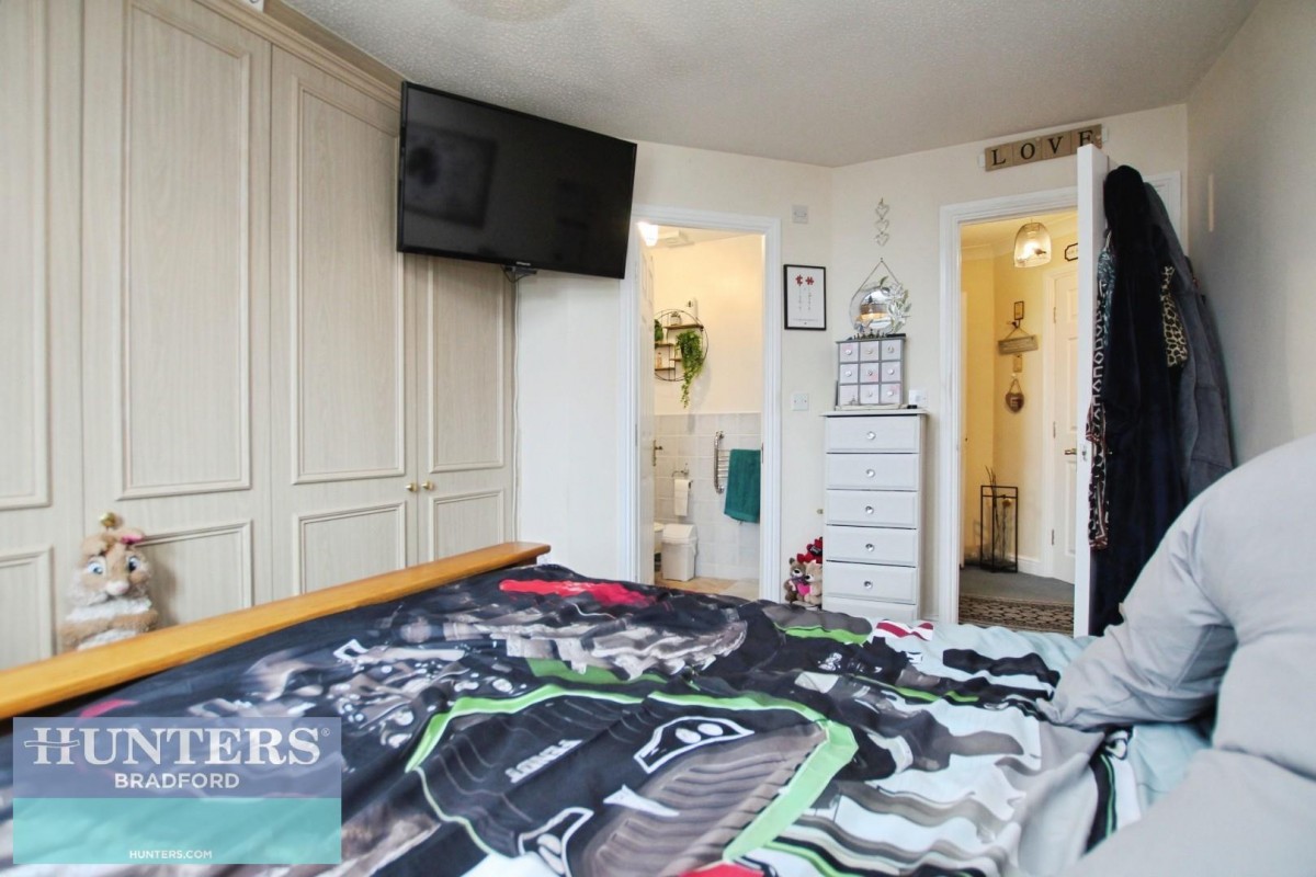 Glastonbury Court Bradford, BD4 8NZ
