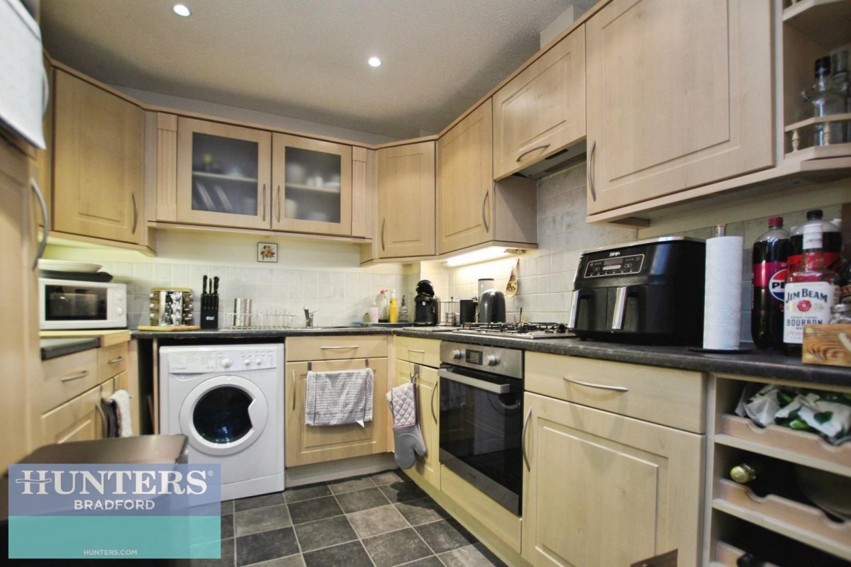 Glastonbury Court Bradford, BD4 8NZ