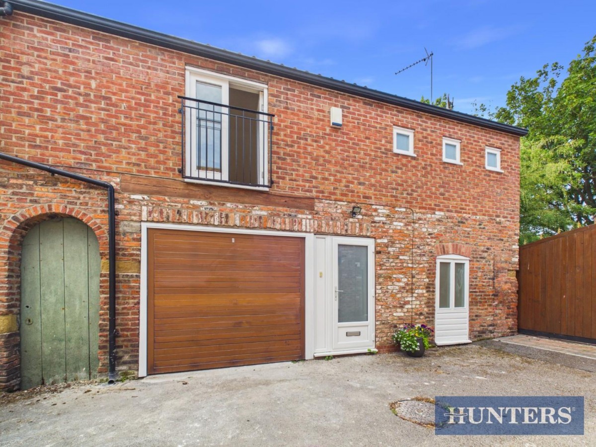 Harness Cottage, Cross Key Mews, Beverley, East Yorkshire, HU17 8GR