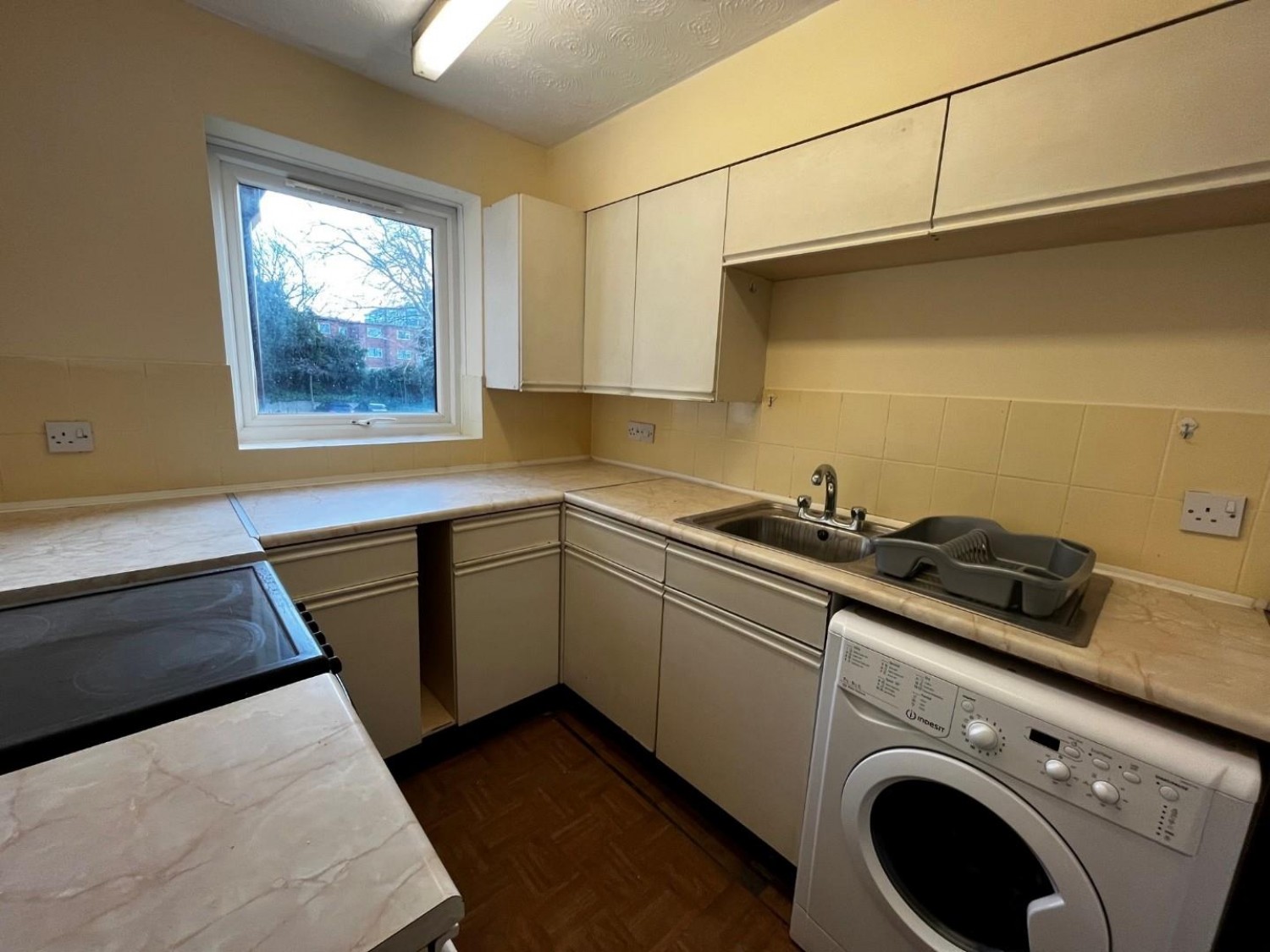 2 bedroom Flat to let in Griffin Gardens, Harborne, Birmingham