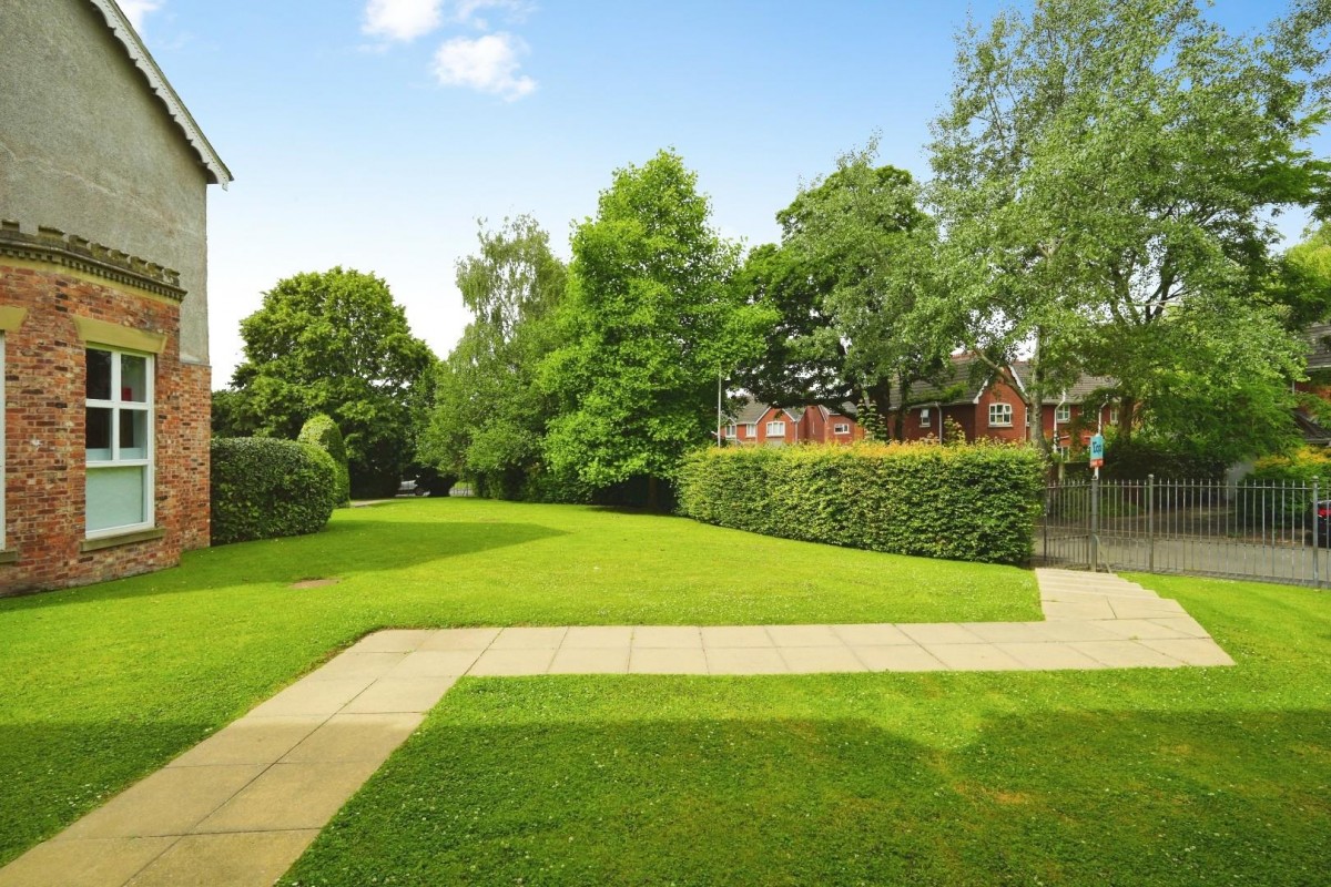 Bronington Close, Manchester