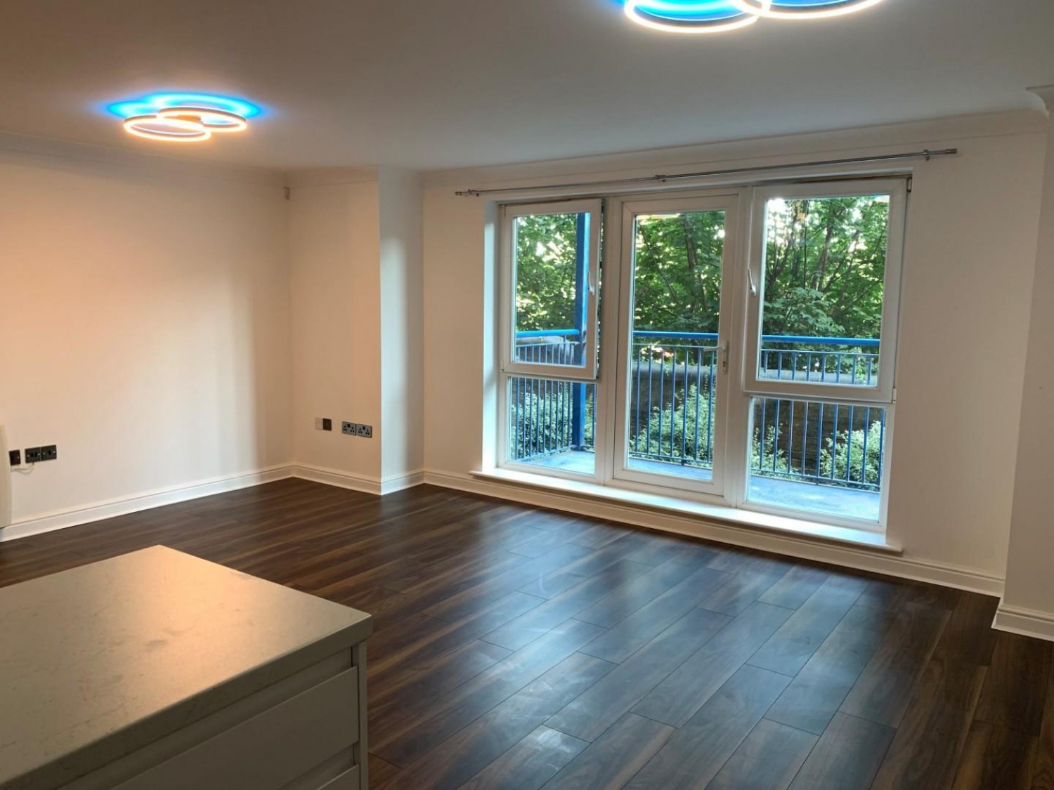 2 bedroom Flat to let in Fairfield Square, Gravesend, DA11