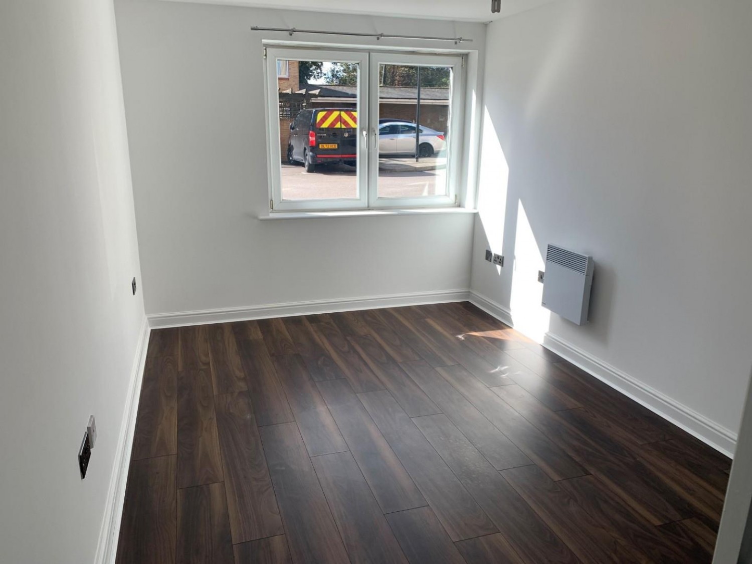 2 bedroom Flat to let in Fairfield Square, Gravesend, DA11