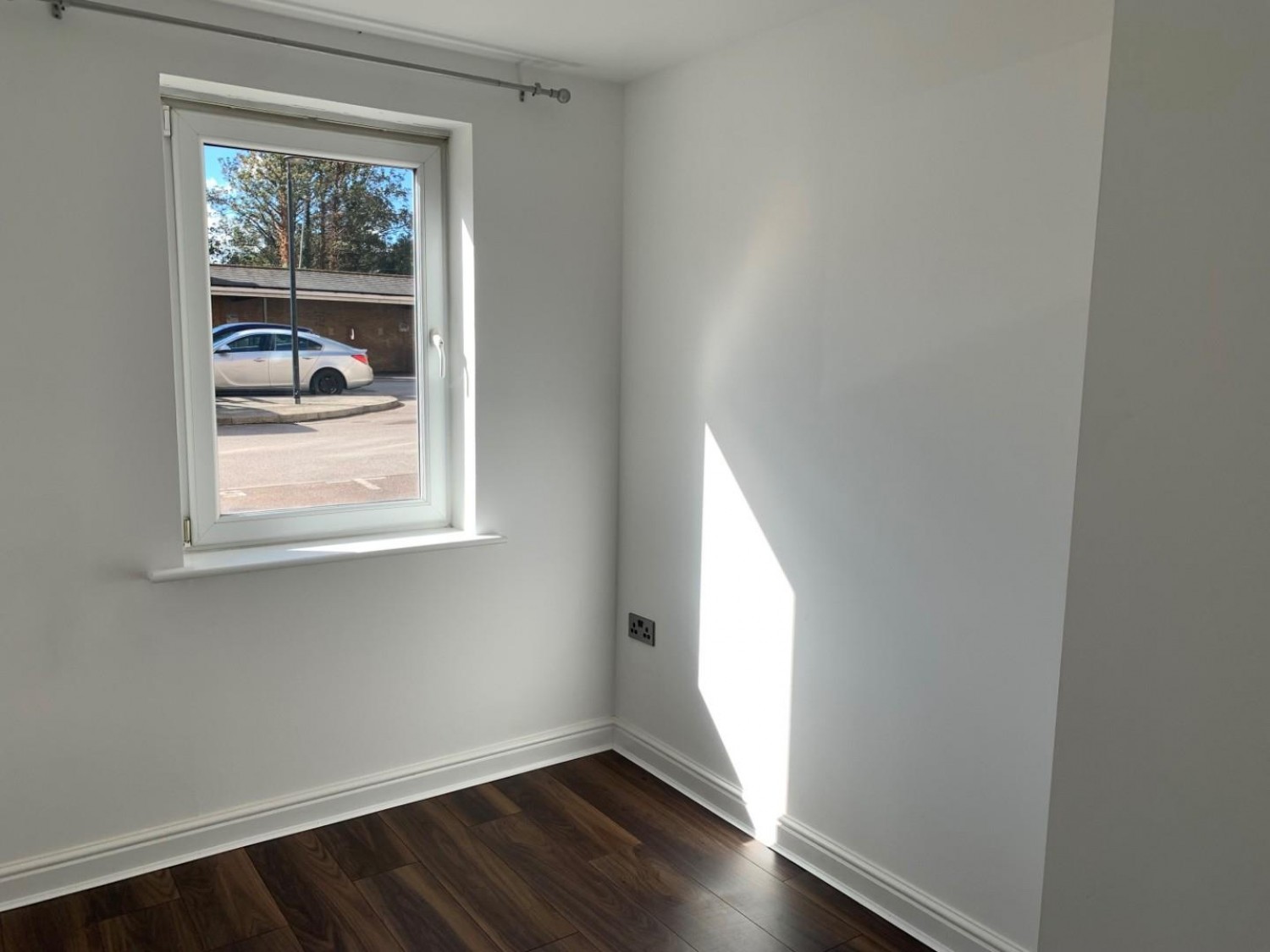 2 bedroom Flat to let in Fairfield Square, Gravesend, DA11