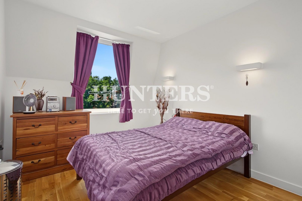 Oak Grove, Cricklewood, London, NW2