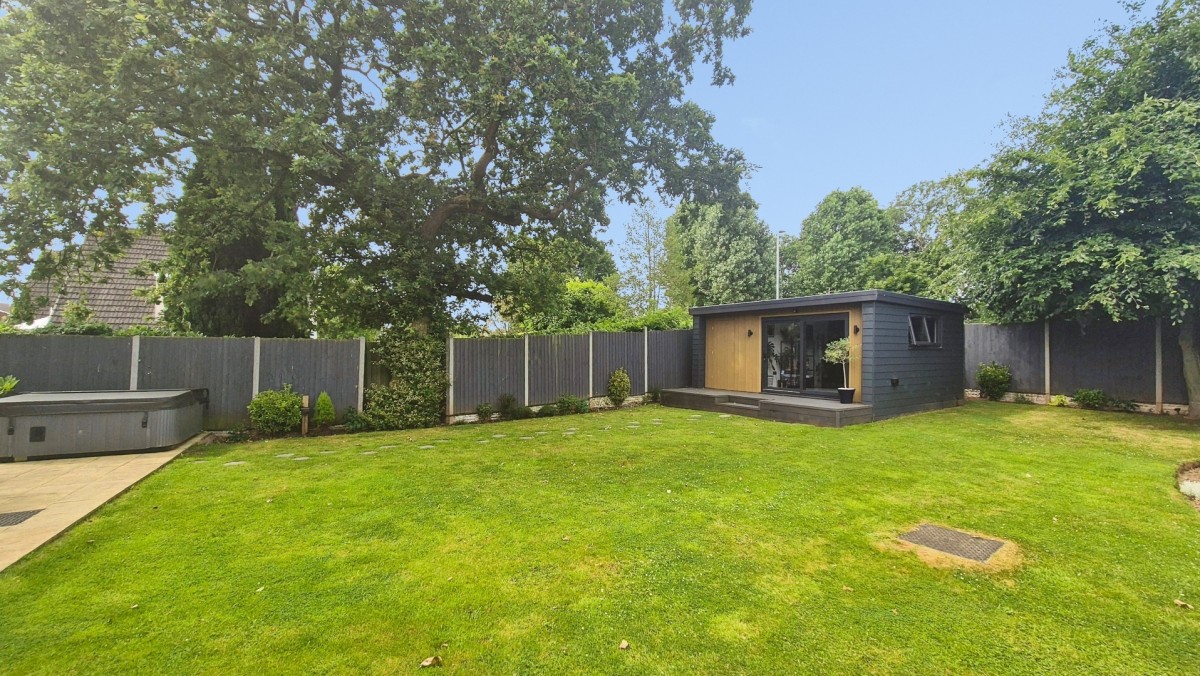 Leam Drive, Burntwood, Staffordshire