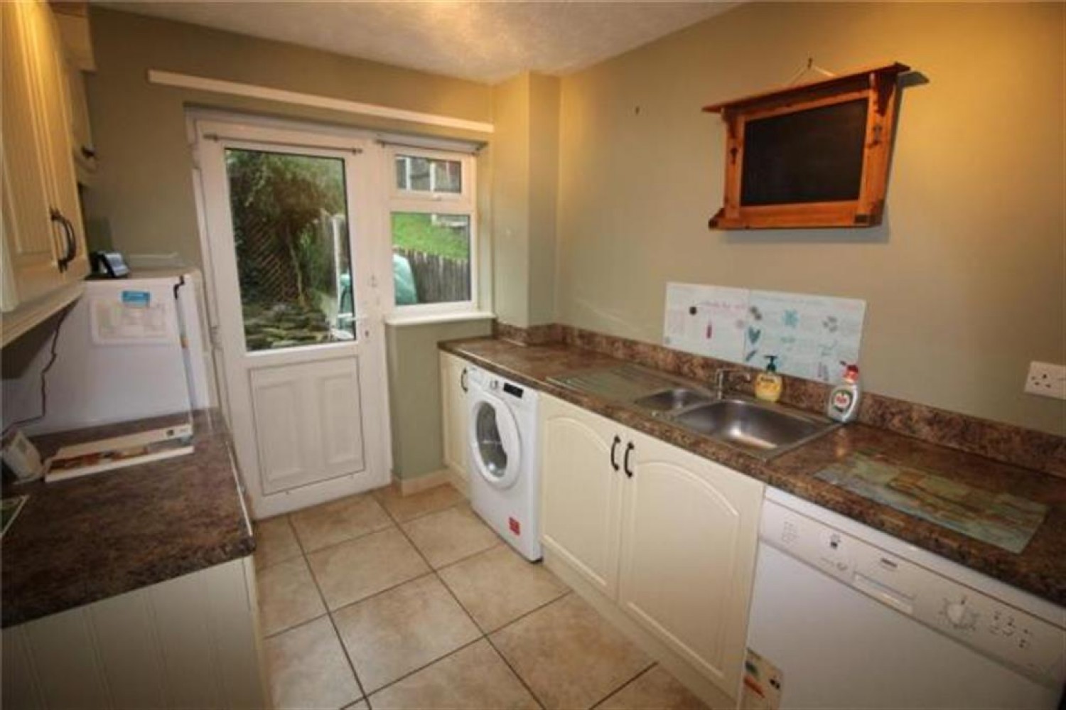 3 bedroom House to let in Musgrave View, LS13 2QN
