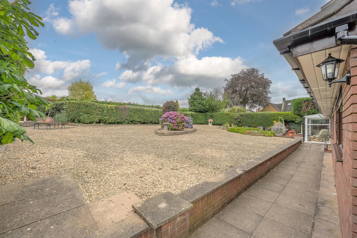 Cross Street, Kingswinford, DY6 9LY