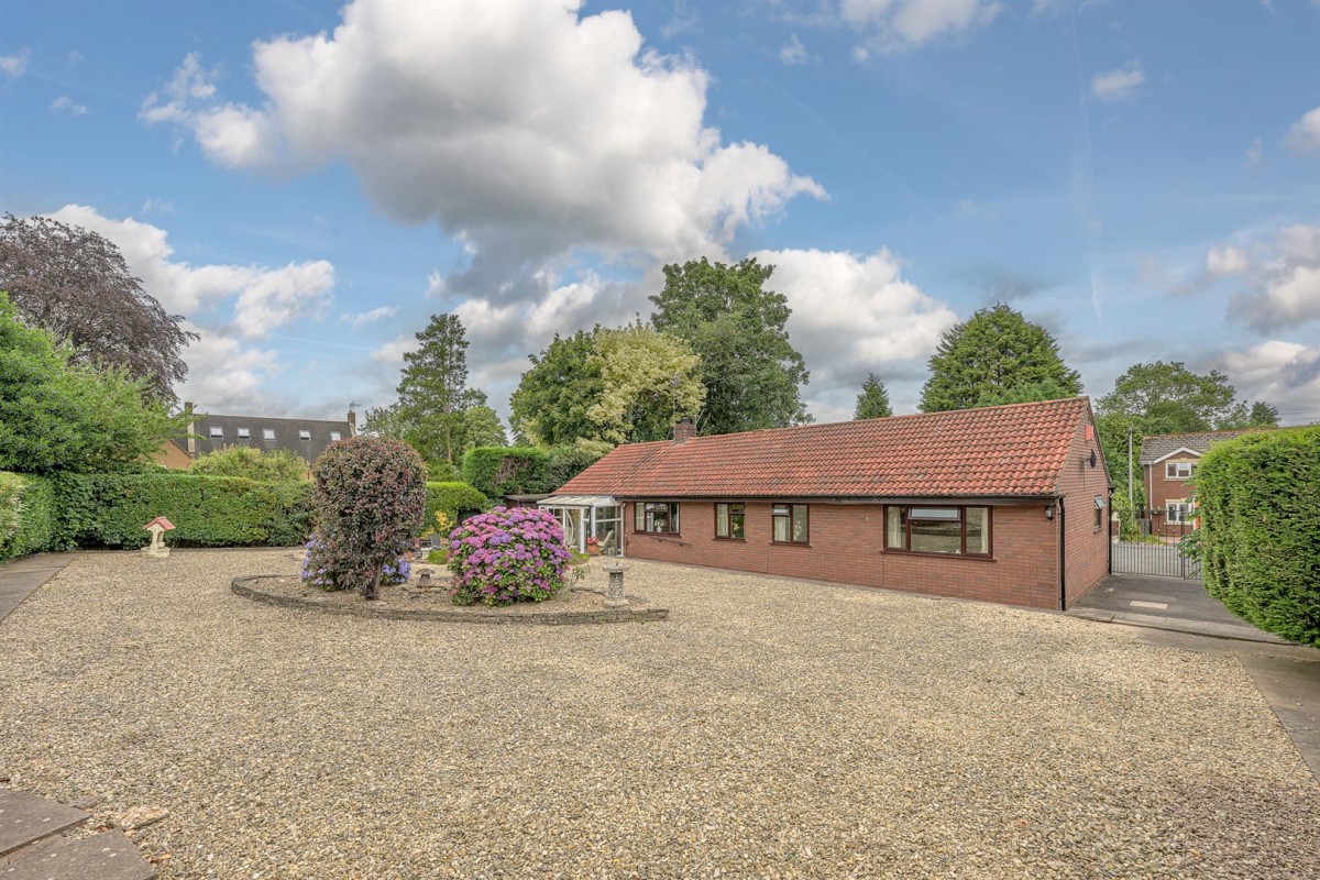 Cross Street, Kingswinford, DY6 9LY