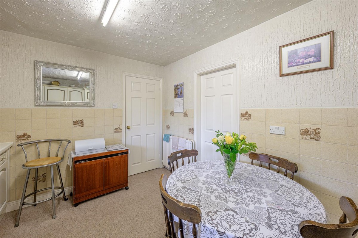 Cross Street, Kingswinford, DY6 9LY