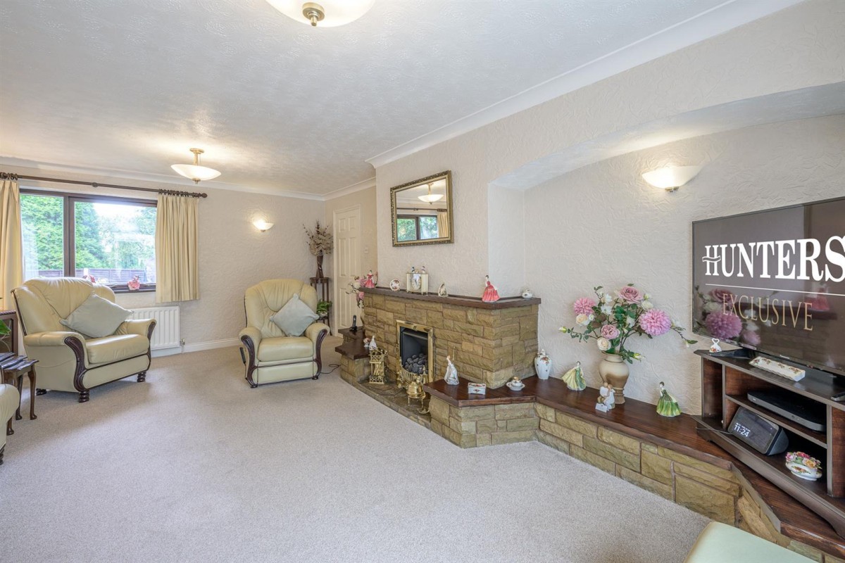 Cross Street, Kingswinford, DY6 9LY