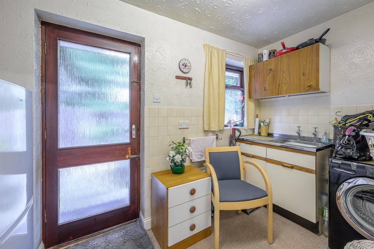 Cross Street, Kingswinford, DY6 9LY