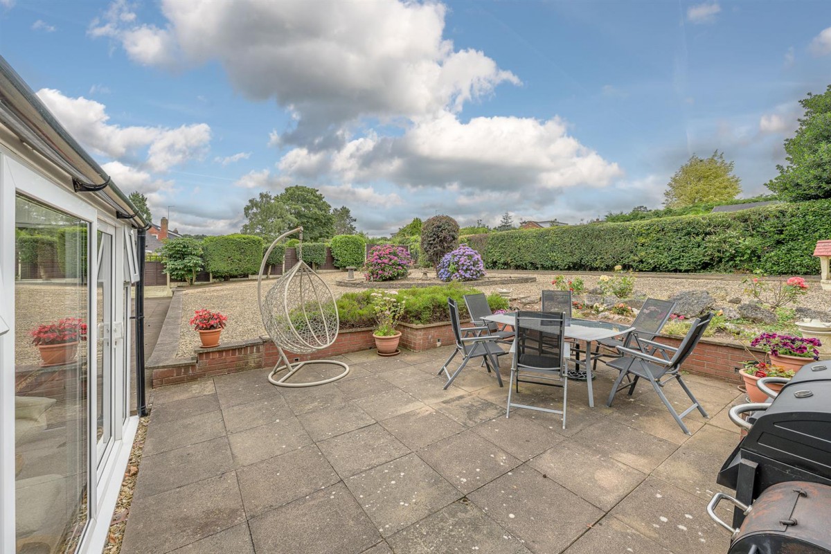 Cross Street, Kingswinford, DY6 9LY