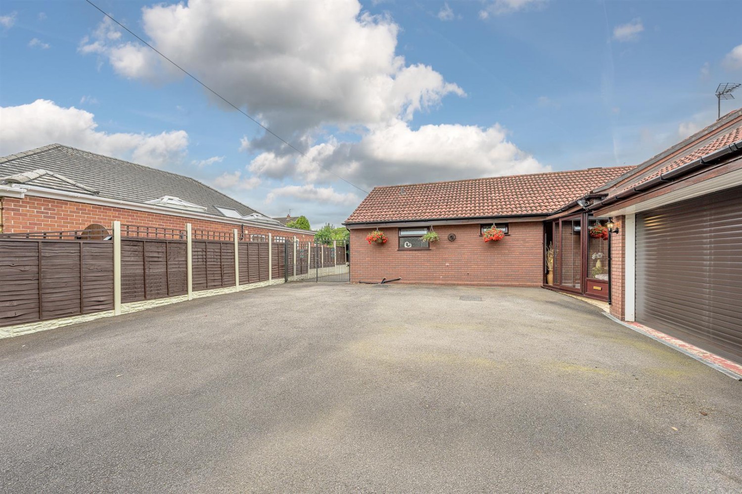 Cross Street, Kingswinford, DY6 9LY
