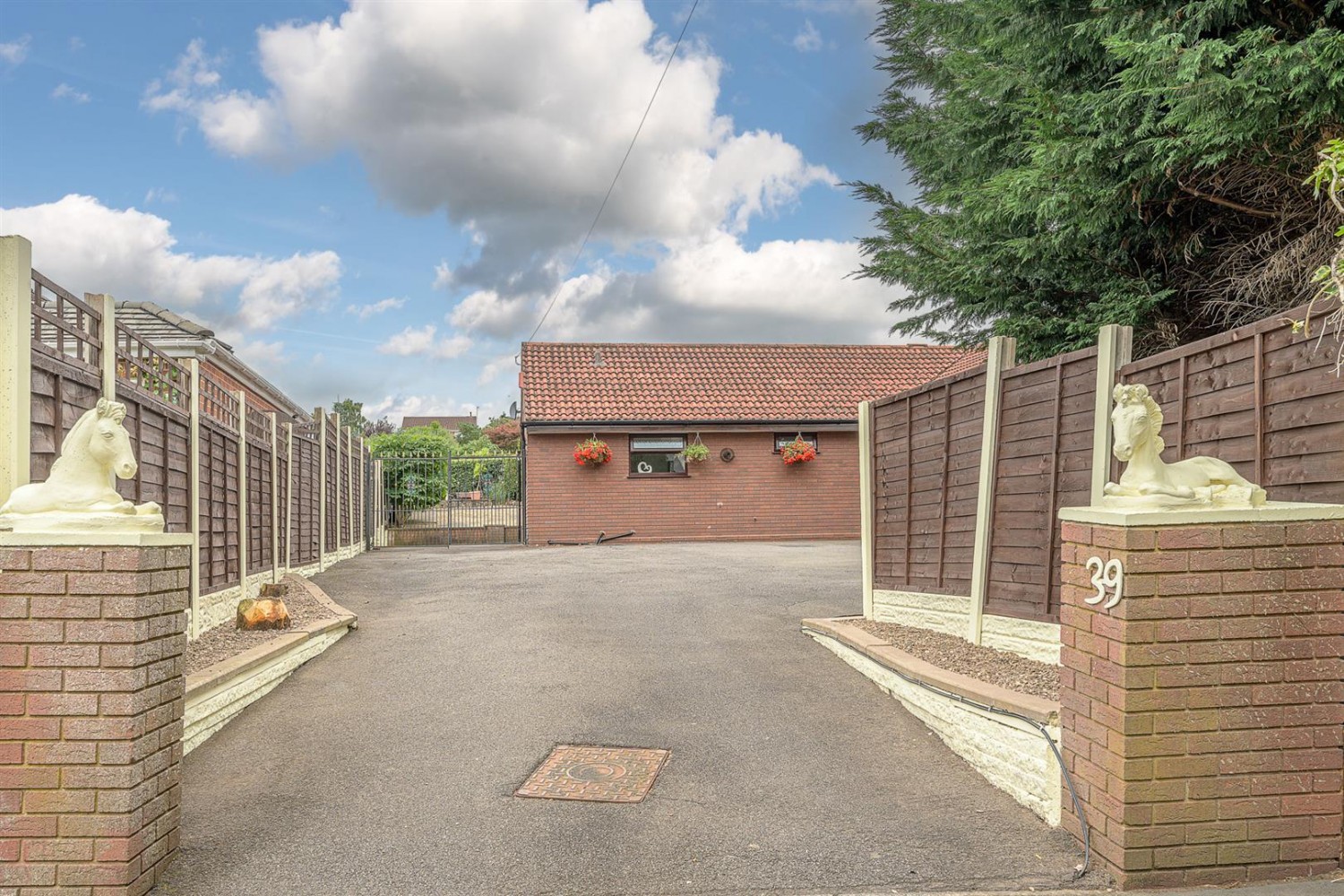 Cross Street, Kingswinford, DY6 9LY
