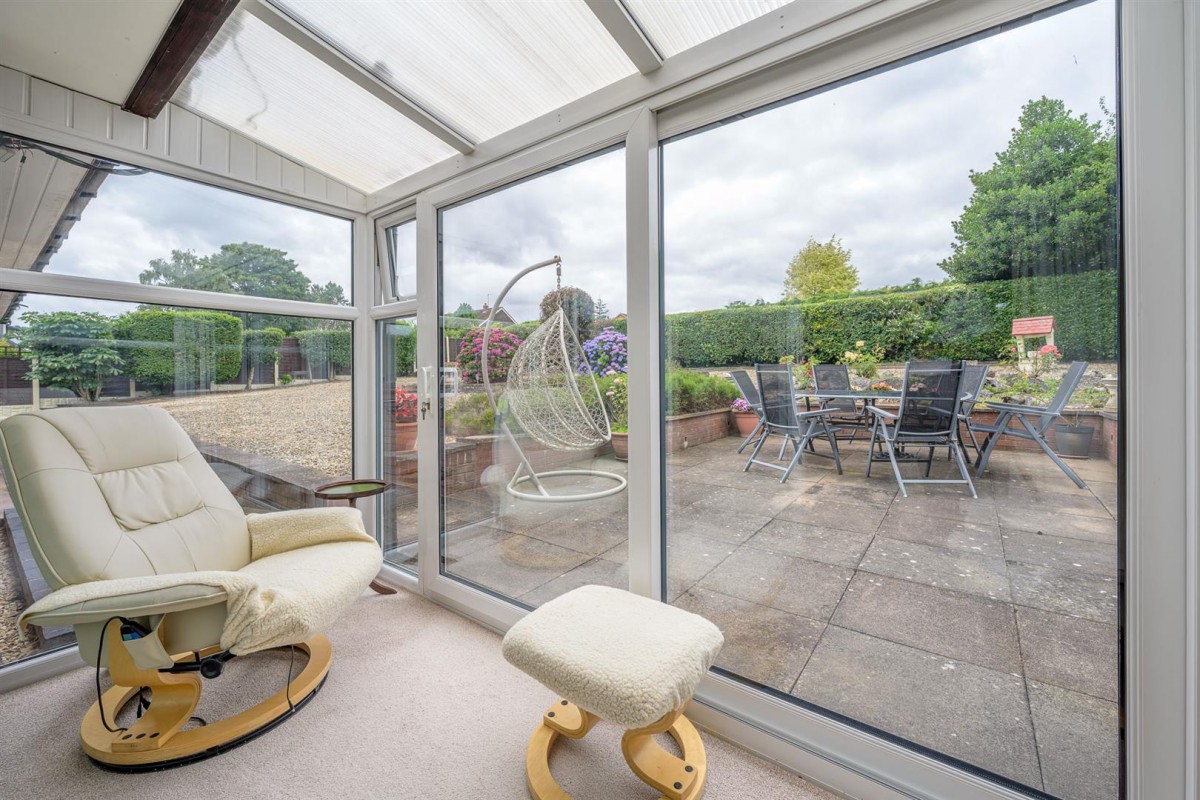 Cross Street, Kingswinford, DY6 9LY