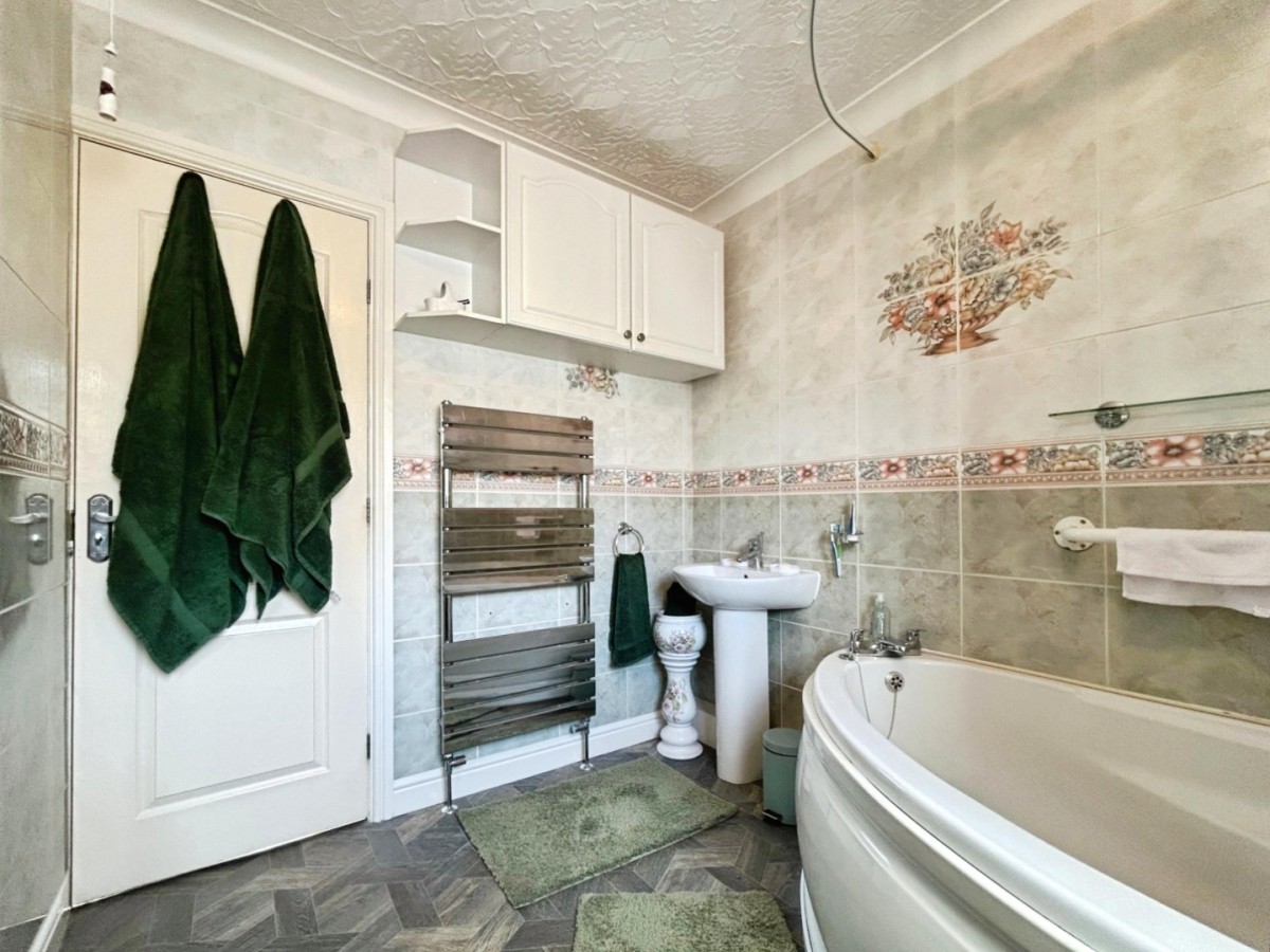 Royston Road, Cudworth S72 8BN