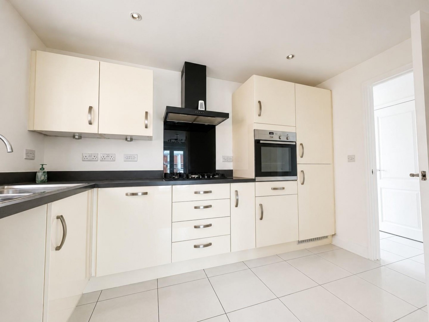 3 bedroom Bungalow for sale in Elstub Lane, Cam, GL11 6JQ