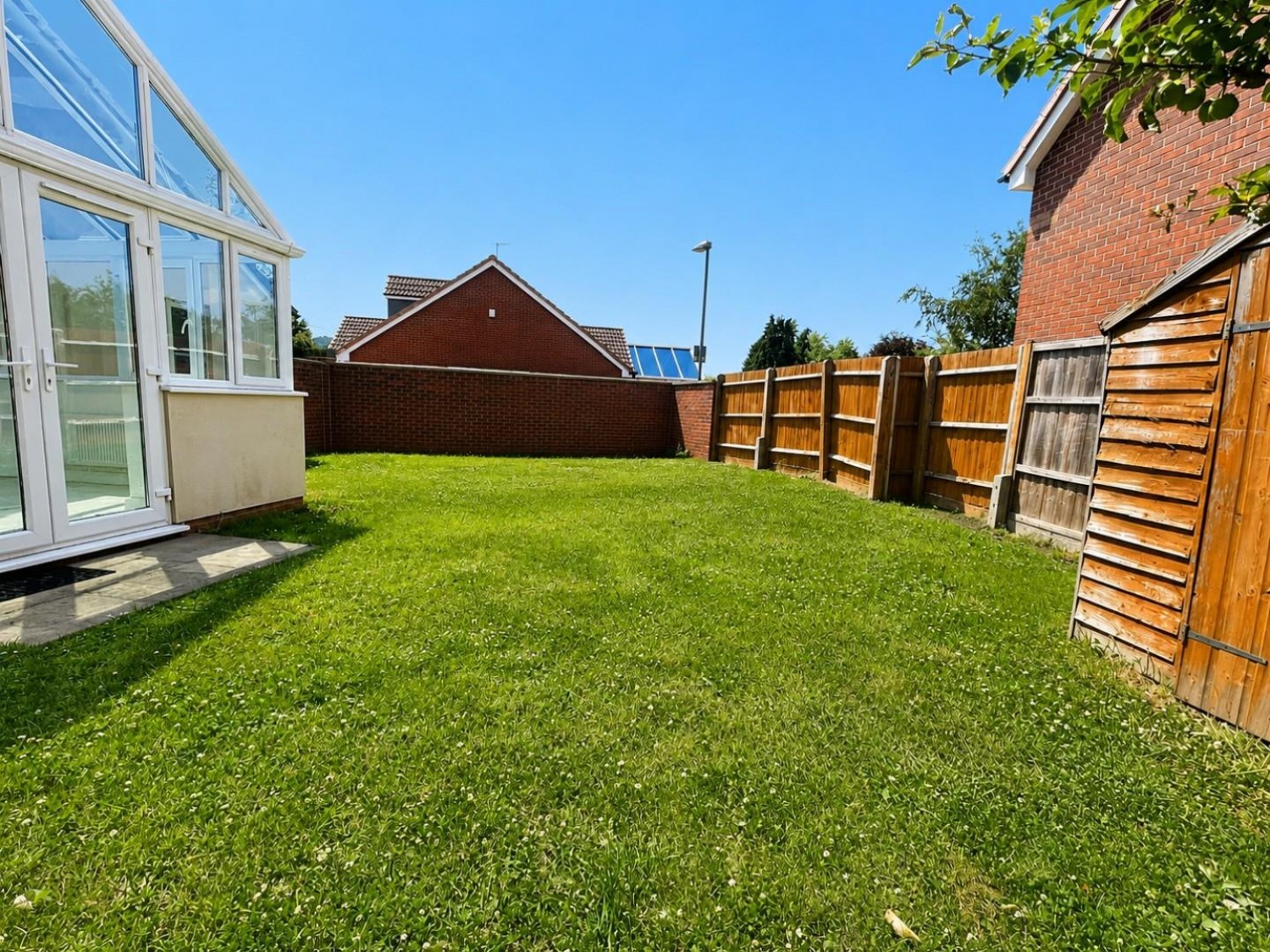 3 bedroom Bungalow for sale in Elstub Lane, Cam, GL11 6JQ