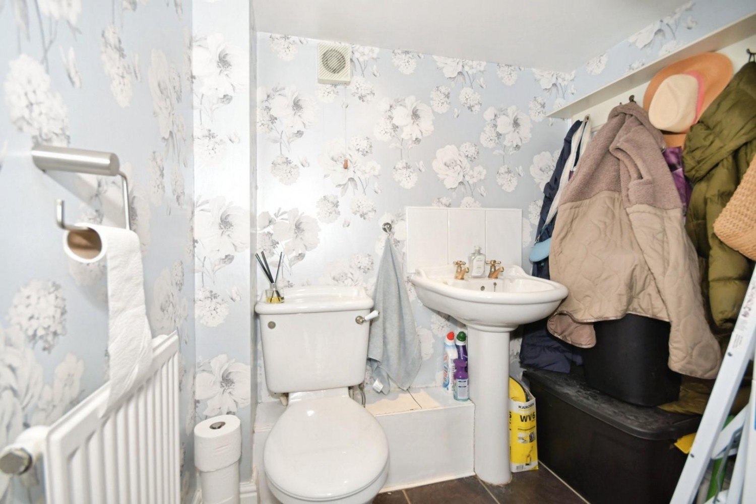 Brearley Hall, Woodmere Drive, Old Whittington, Chesterfield, S41 9TA