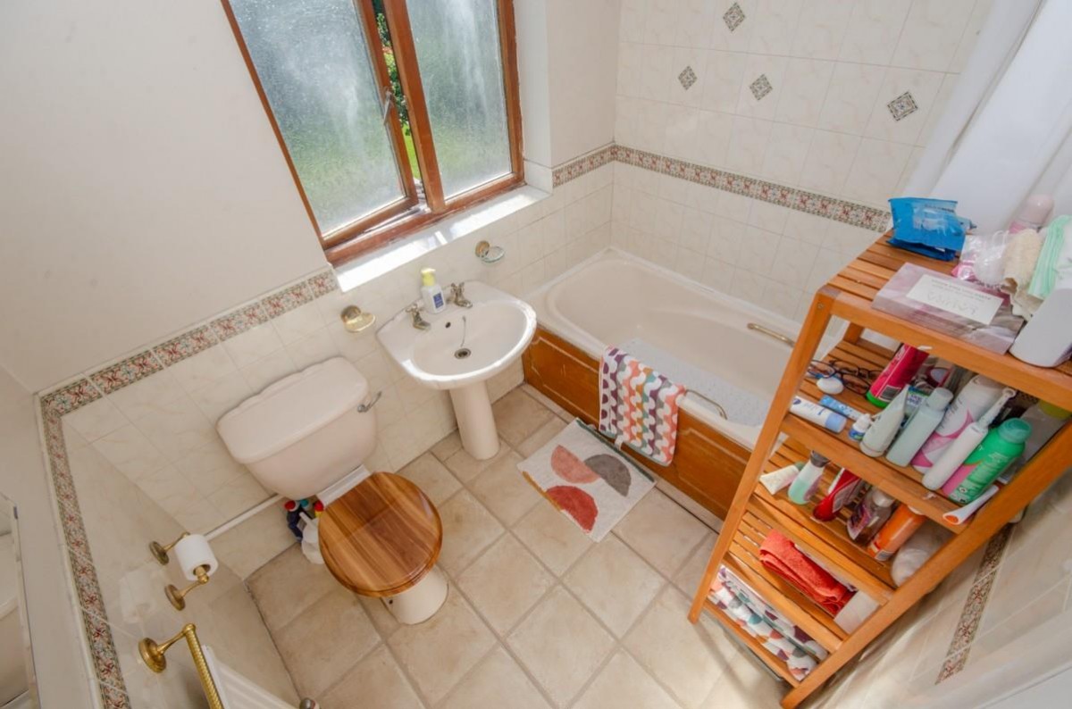 Oakdale Road, Downend, Bristol, BS16 6DS
