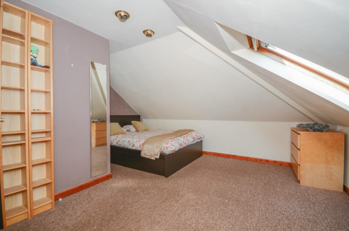 Oakdale Road, Downend, Bristol, BS16 6DS