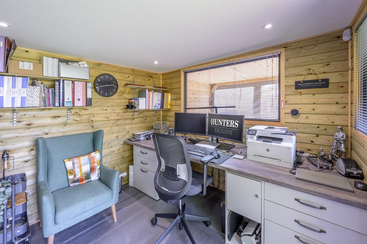 Bridgnorth Road, Himley, DY3 4LJ