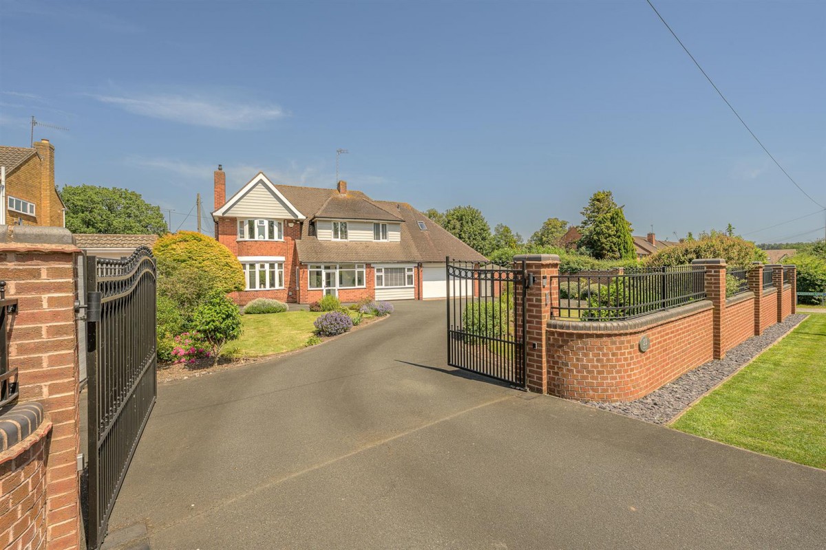 Bridgnorth Road, Himley, DY3 4LJ