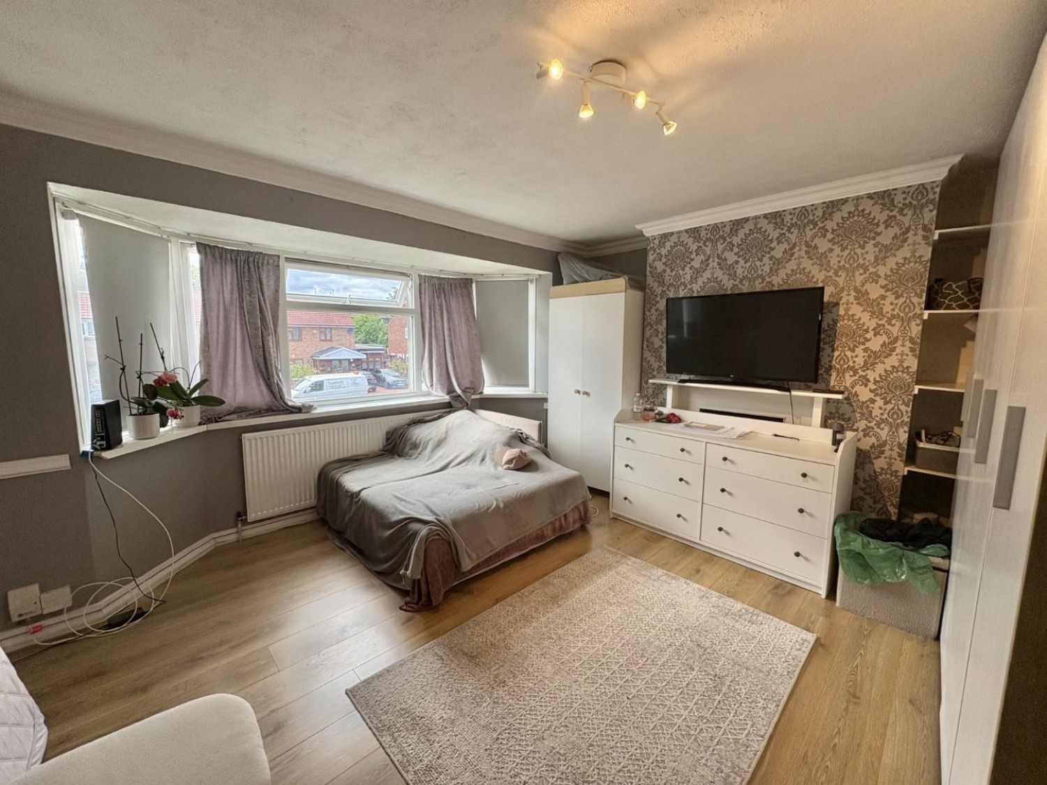 Larch Crescent, Hayes