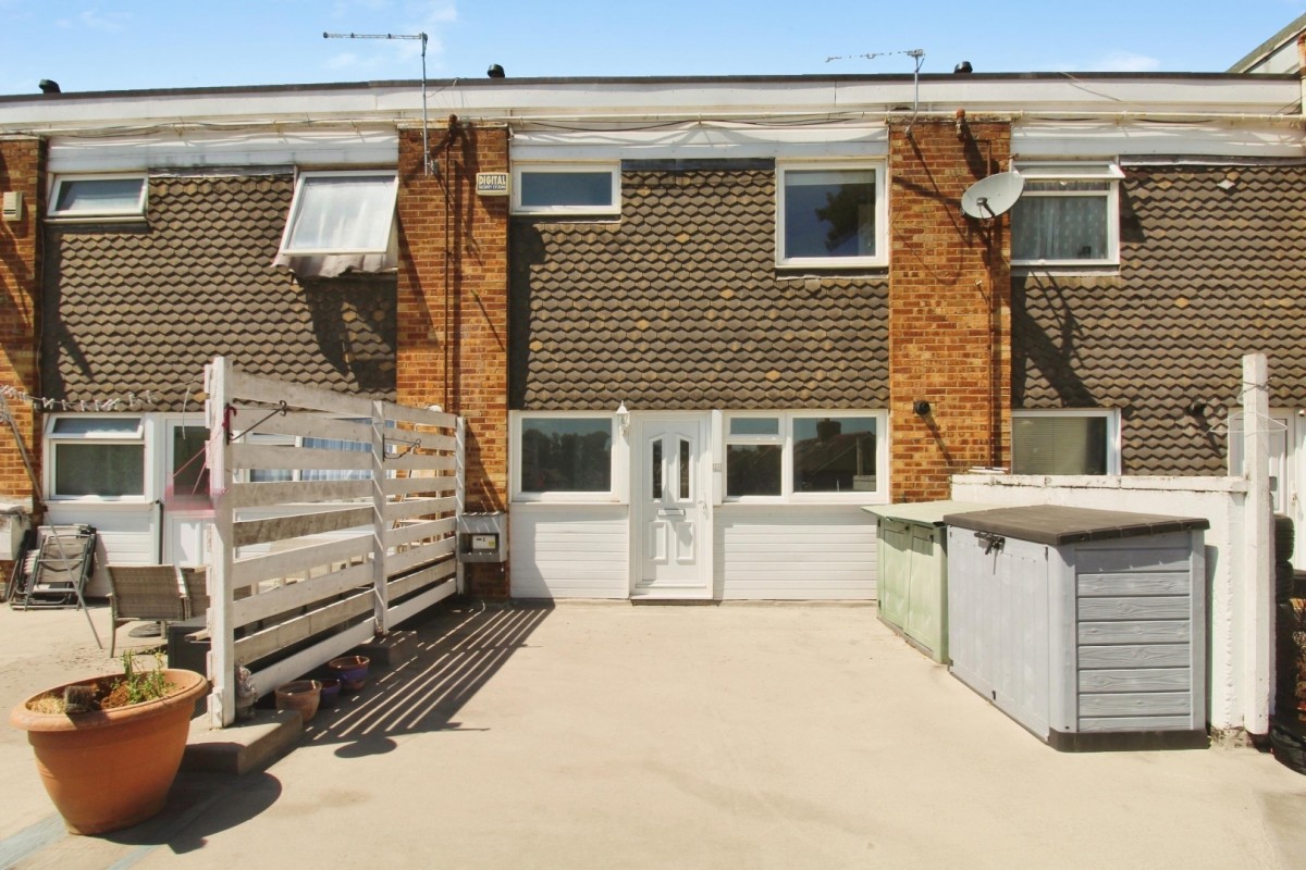 High Road, Broxbourne