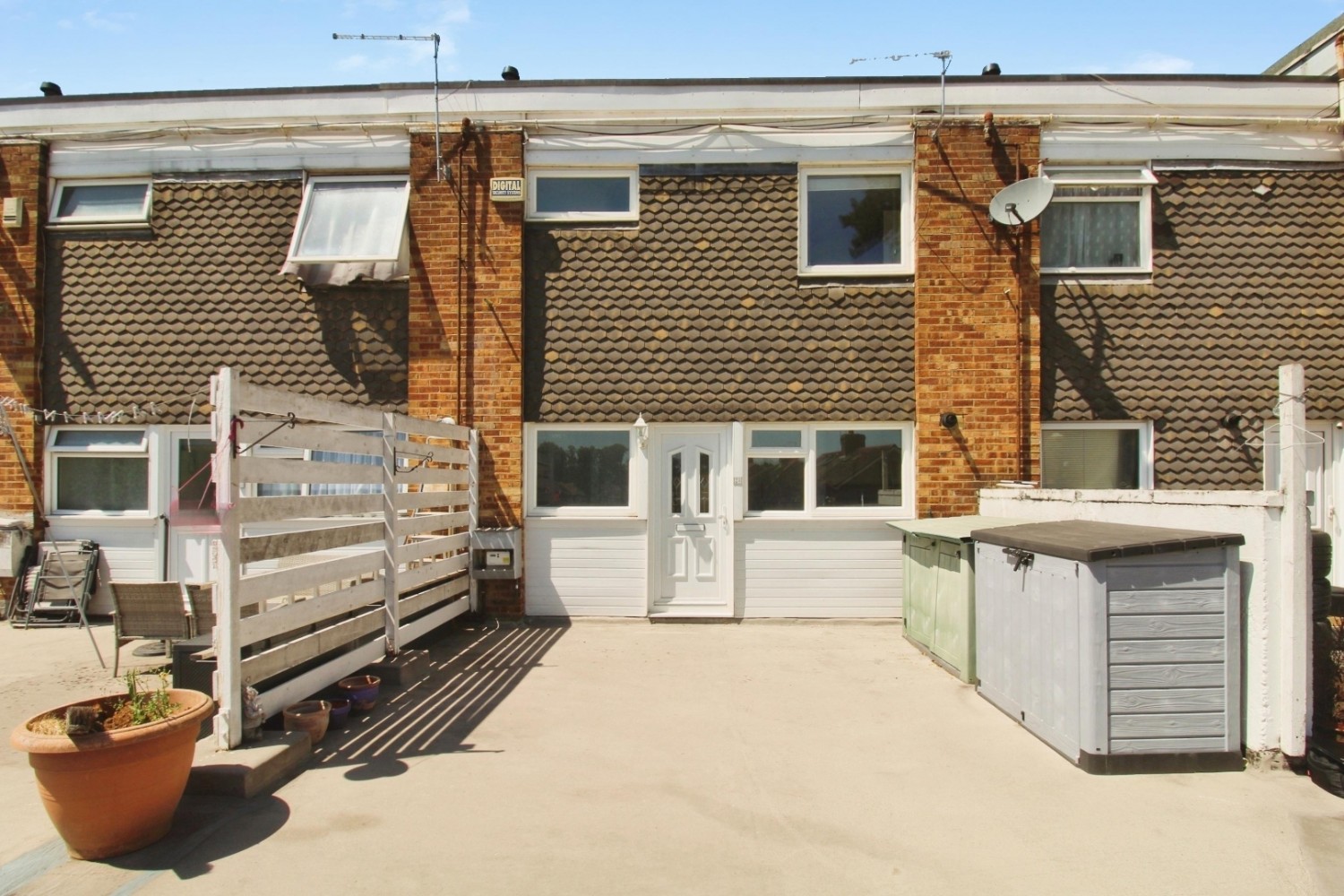 High Road, Broxbourne
