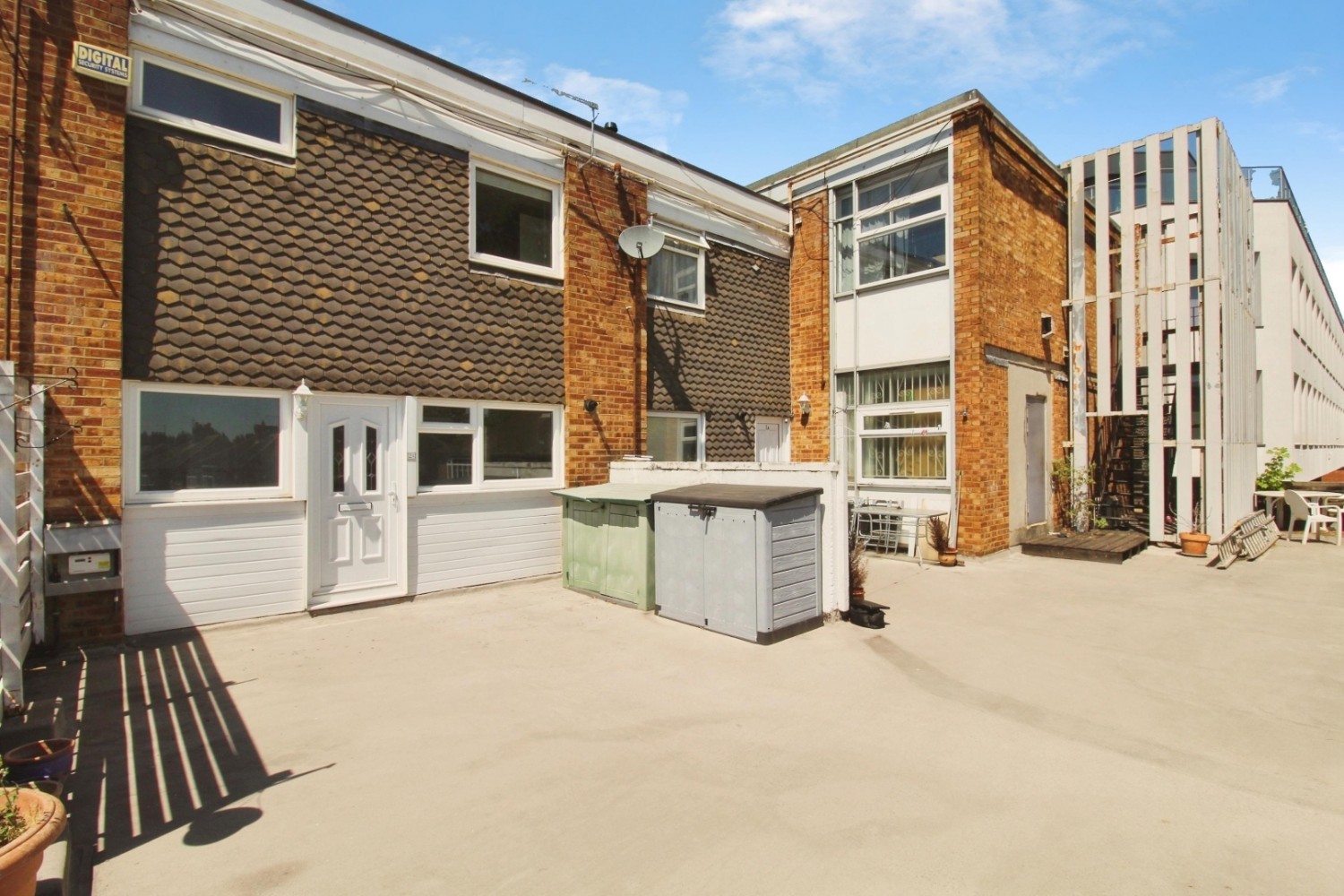 High Road, Broxbourne