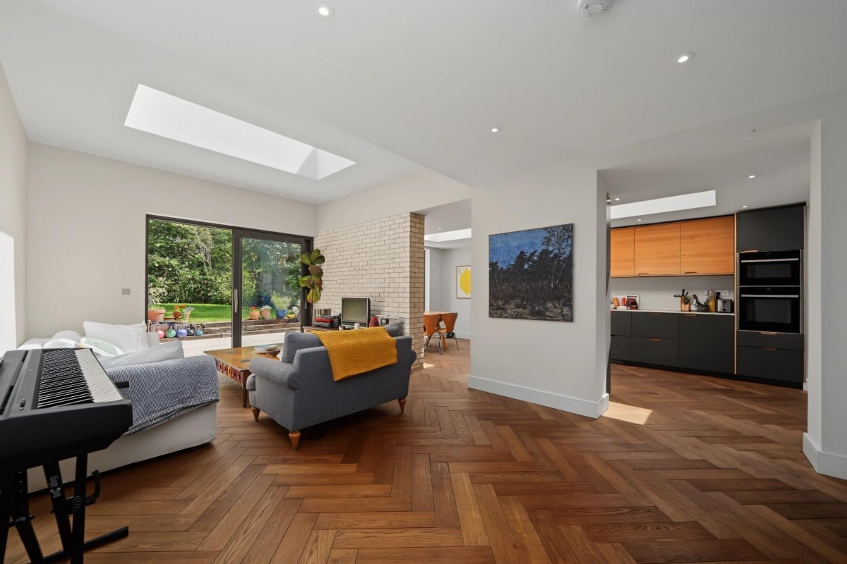 Queens Drive, London, N4
