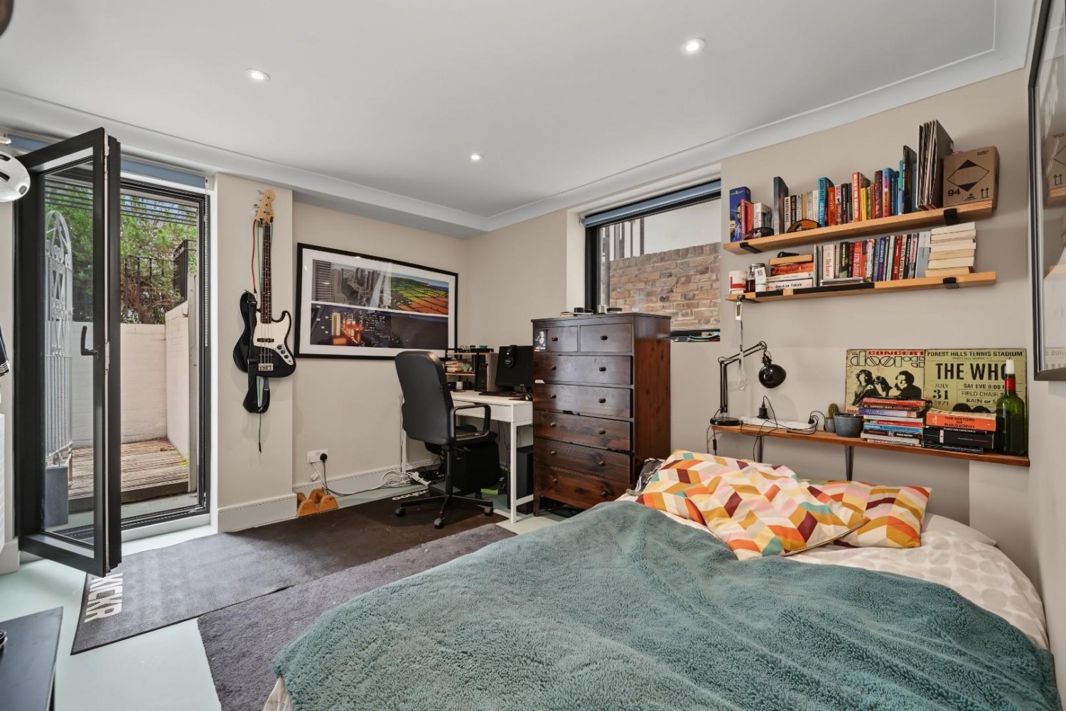Queens Drive, London, N4