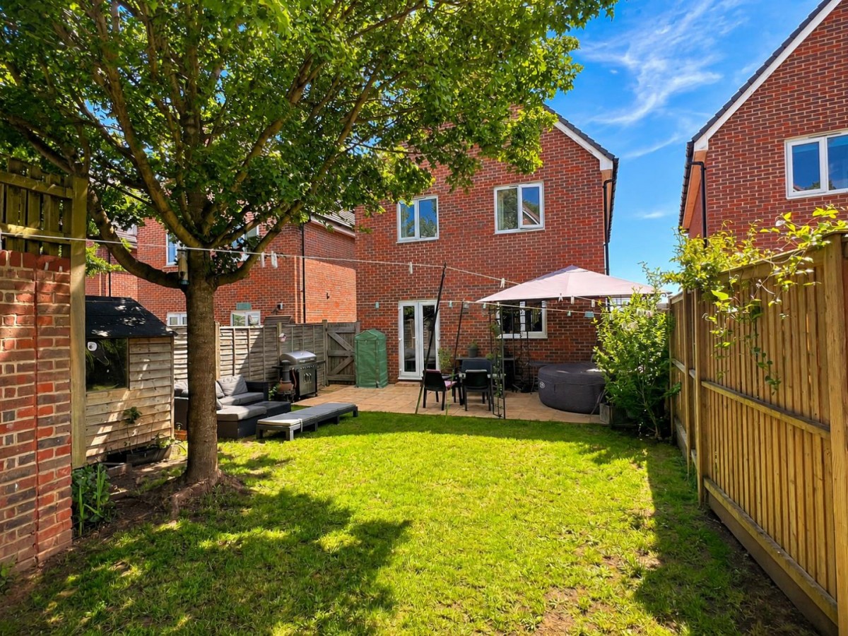 Sir Bernard Paget Avenue, Ashford