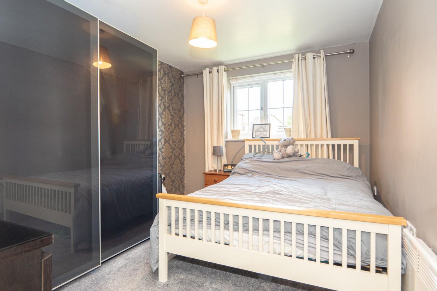 2 bedroom Flat for sale in Broadlands Gardens, Pudsey, LS28 9GD