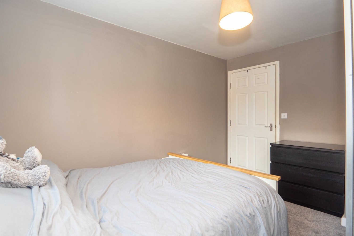 2 bedroom Flat for sale in Broadlands Gardens, Pudsey, LS28 9GD